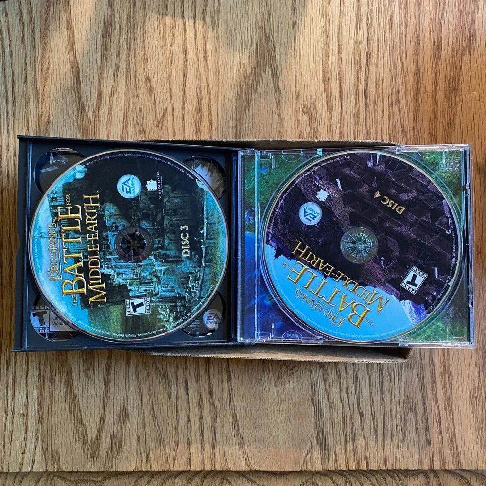 EA Games The Battle for Middle-Earth PC Game OS Black RTS 4-Disc Set